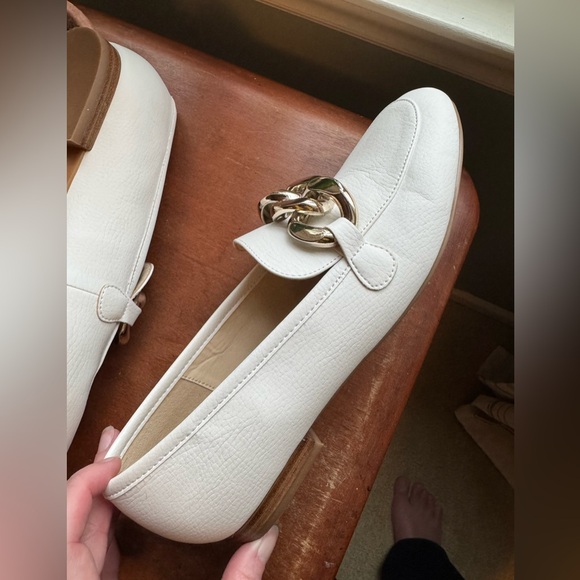 Nine West Ivory Loafers with Metallic Chain - Picture 2 of 7